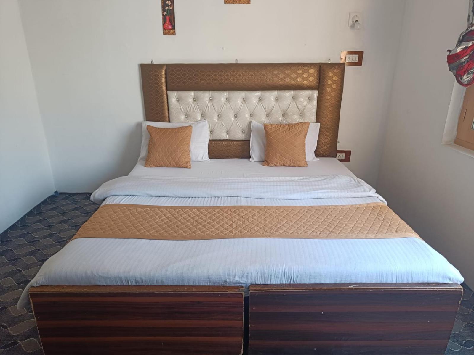 Hotel New Heaven Canal Srīnagar Dış mekan fotoğraf