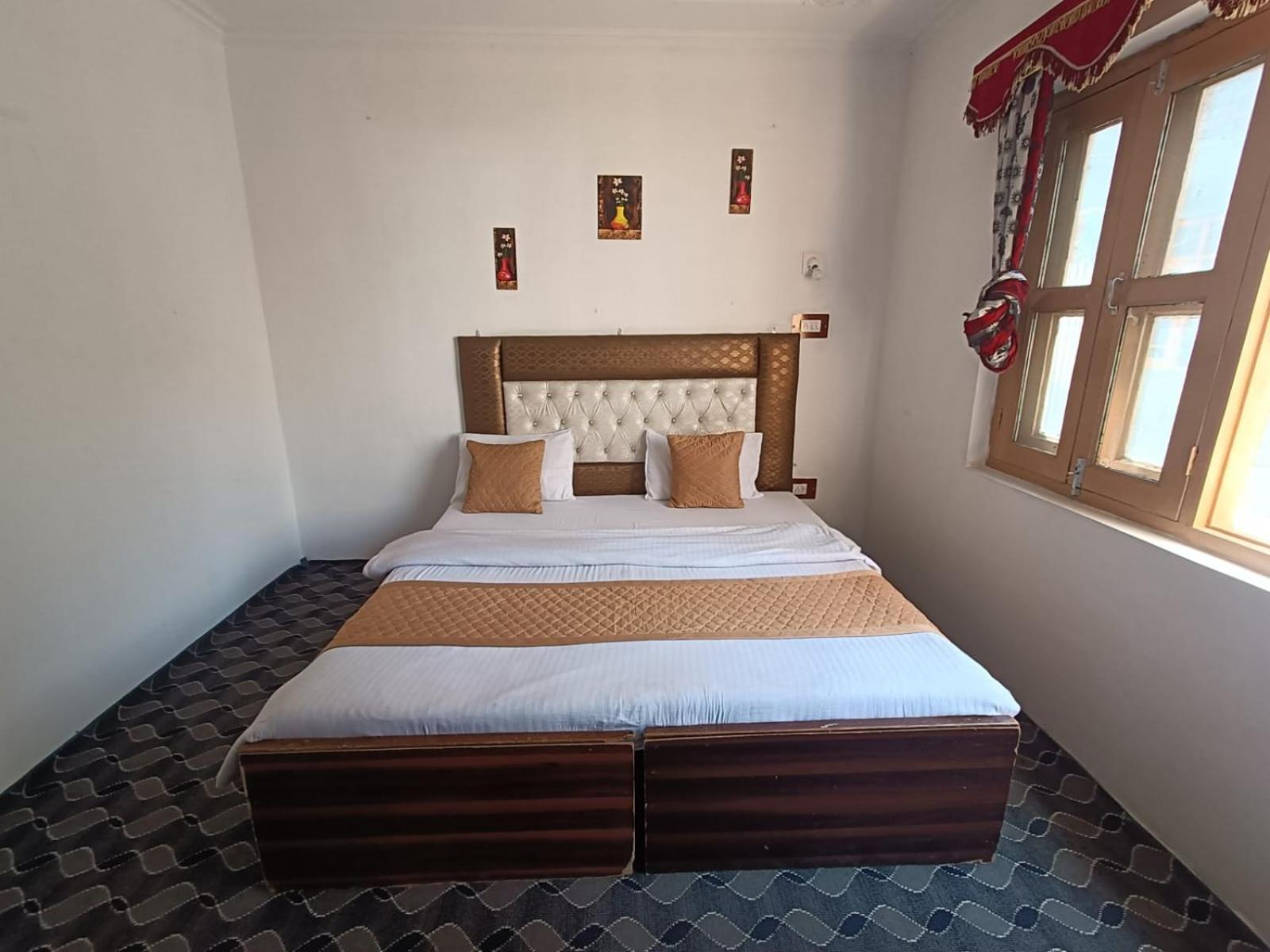 Hotel New Heaven Canal Srīnagar Dış mekan fotoğraf