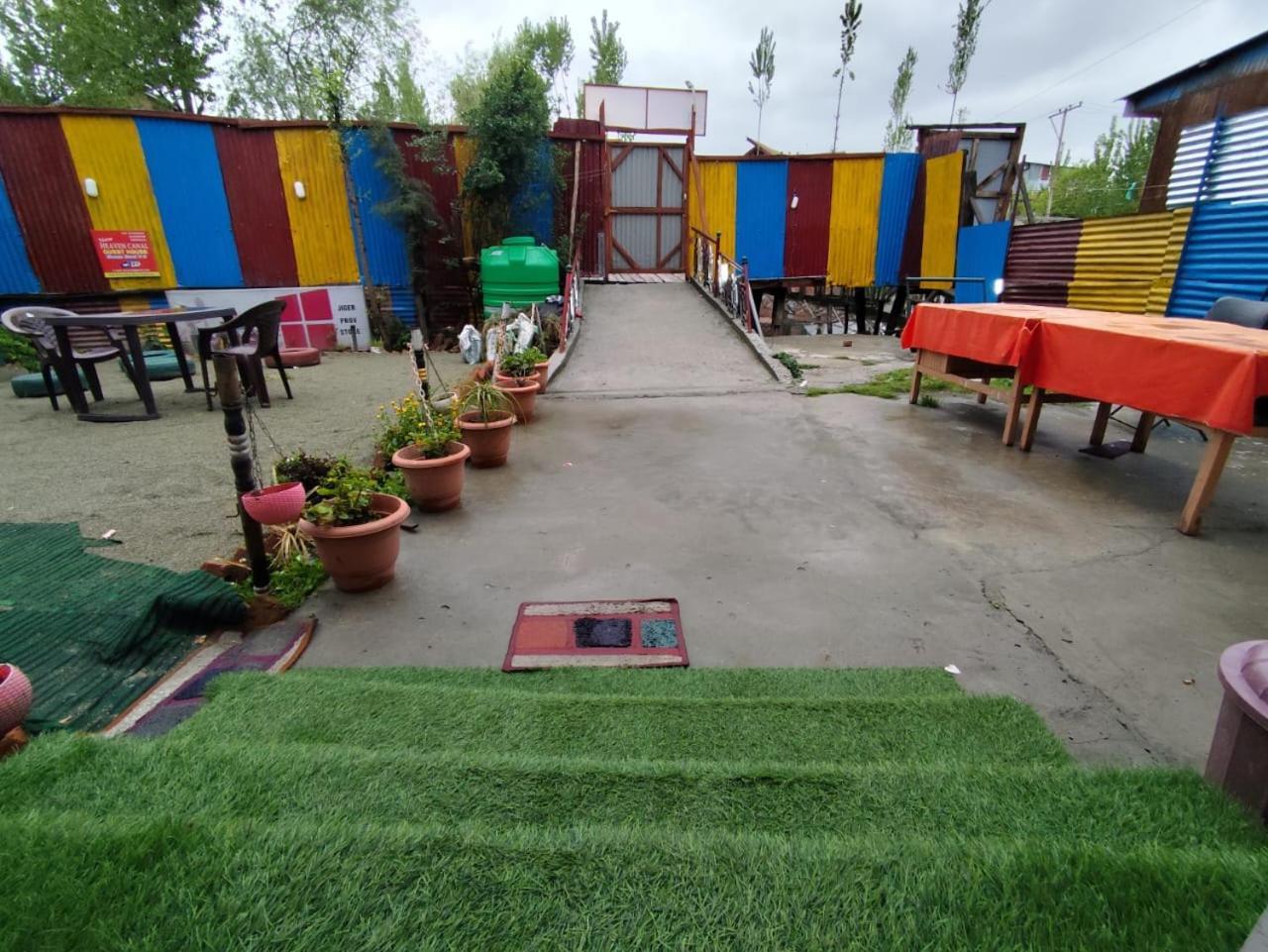 Hotel New Heaven Canal Srīnagar Dış mekan fotoğraf