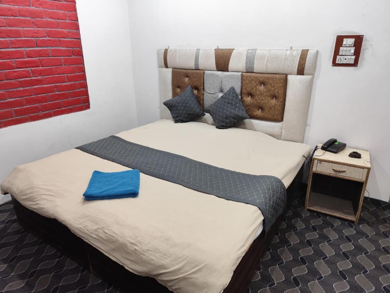 Hotel New Heaven Canal Srīnagar Dış mekan fotoğraf
