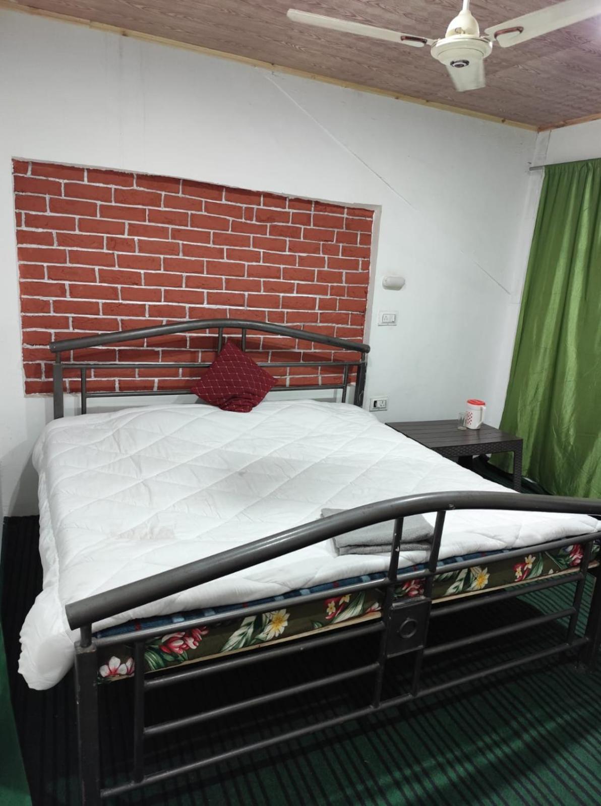 Hotel New Heaven Canal Srīnagar Dış mekan fotoğraf